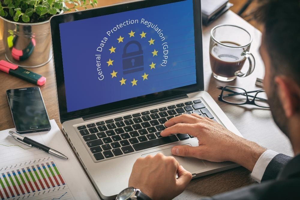 ZOHO Uygulamaları ile GDPR Ve KVKK'ya Tam Uyum sağlayın 